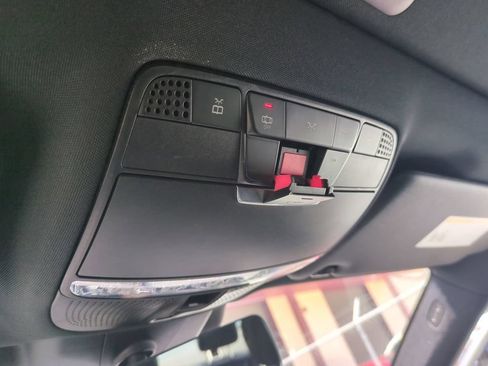 Used 2022 Mercedes-Benz E 350 Sedan image 23