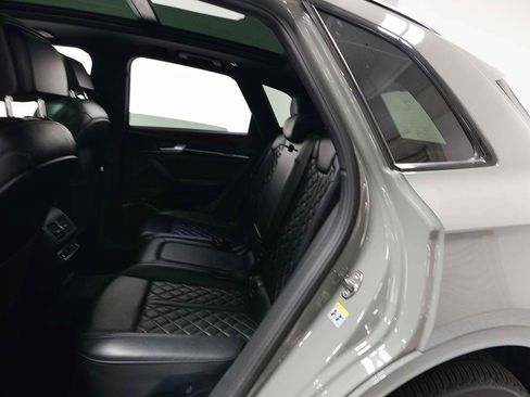 Used 2021 Audi SQ5 Prestige w/ Prestige Package image 10