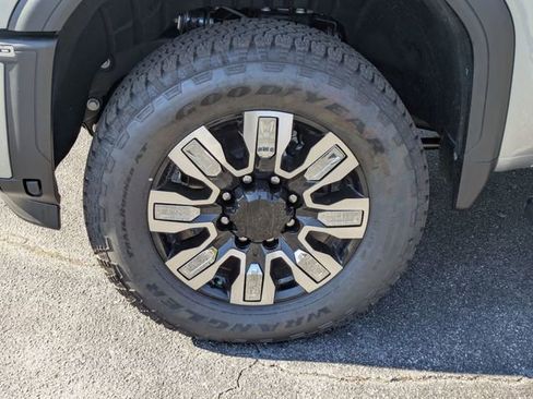 New 2026 GMC Sierra 2500 Denali w/ Denali Reserve Package AWD/4WD image 9