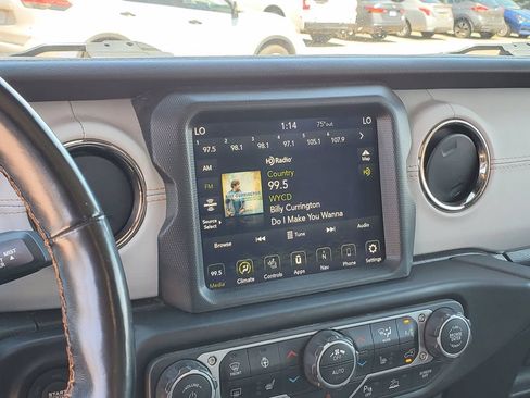Used 2021 Jeep Gladiator Overland AWD/4WD image 23