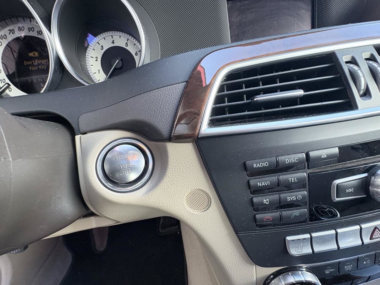 Used 2013 Mercedes-Benz C 250 Sedan image 22
