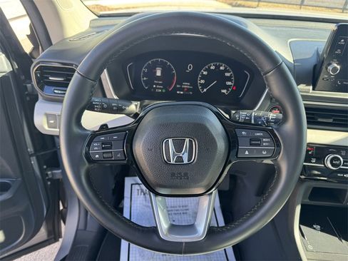 Used 2025 Honda Pilot EX-L image 18