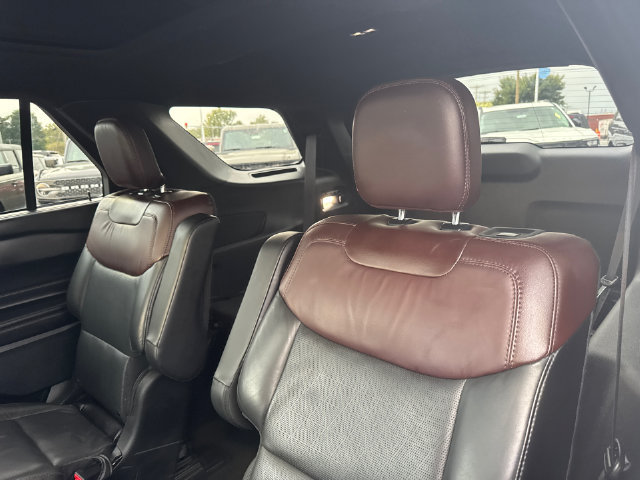 Certified 2023 Ford Explorer Platinum w/ Technology Package AWD/4WD image 28