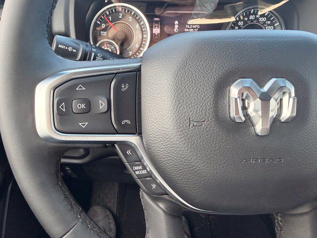 Used 2025 RAM 1500 Big Horn AWD/4WD image 22