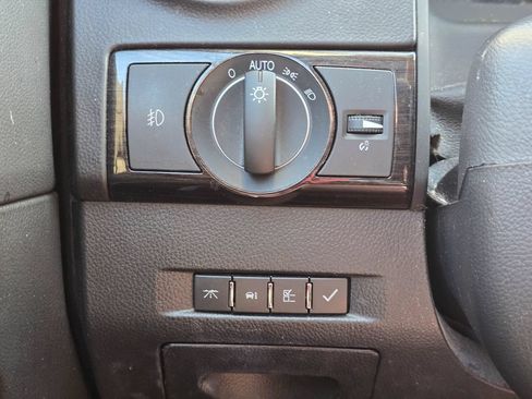 Used 2014 Chevrolet Captiva Sport LS FWD image 24