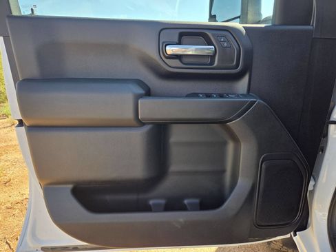 Used 2024 Chevrolet Silverado 2500 Custom w/ Custom Value Package AWD/4WD image 12