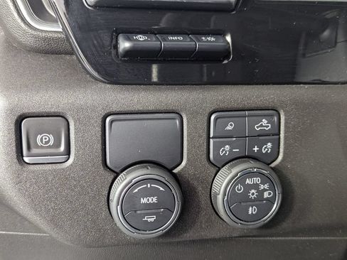 Used 2022 Chevrolet Silverado 1500 LTZ w/ Technology Package RWD image 14