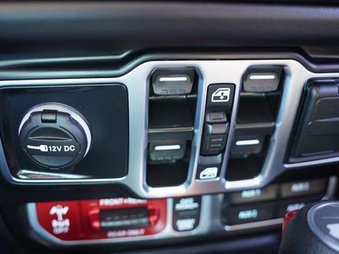 Certified 2025 Jeep Wrangler Unlimited Rubicon 4xe w/ Safety Group image 26