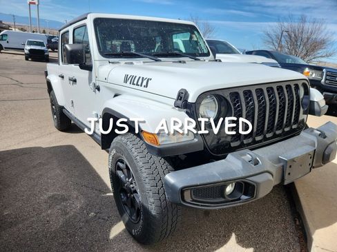 Used 2021 Jeep Gladiator Willys image 1