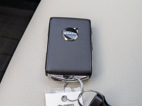 New 2026 Volvo XC40 B5 Plus w/ Protection Package Premier image 43