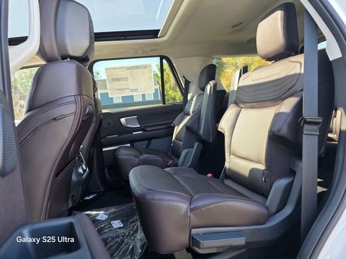 New 2026 Ford Expedition Platinum w/ Platinum Ultimate Package image 11