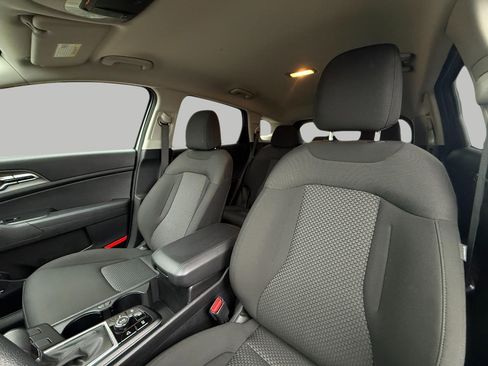 Certified 2025 Kia Sportage LX image 39