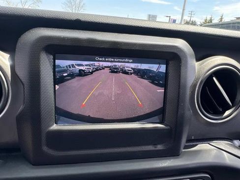 Used 2022 Jeep Wrangler Unlimited Sport AWD/4WD image 15
