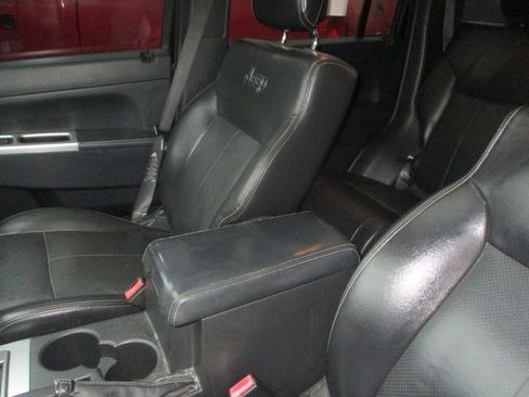 Used 2010 Jeep Liberty Limited image 13