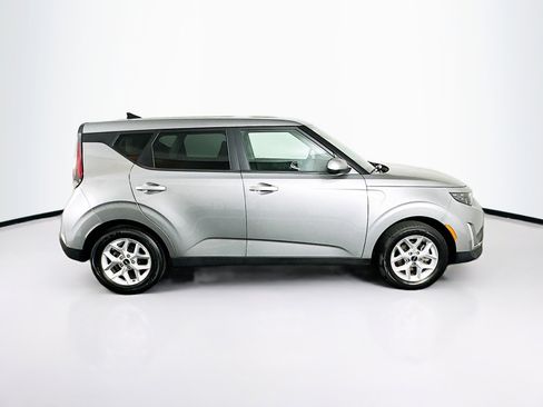 Used 2025 Kia Soul LX w/ LX Technology Package image 10