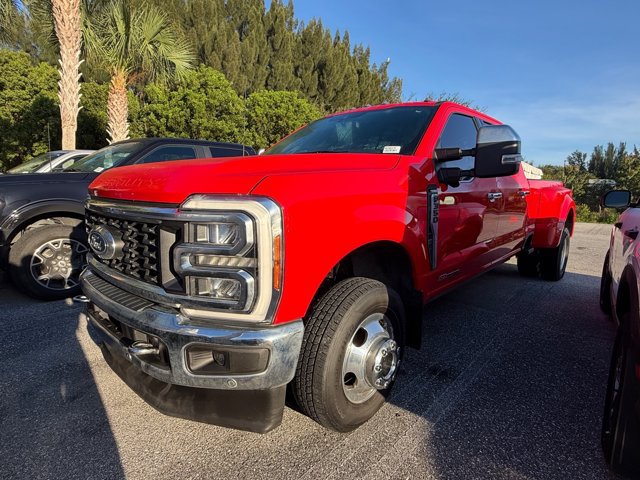 Used 2023 Ford F350 Lariat w/ Lariat Ultimate Package AWD/4WD image 2