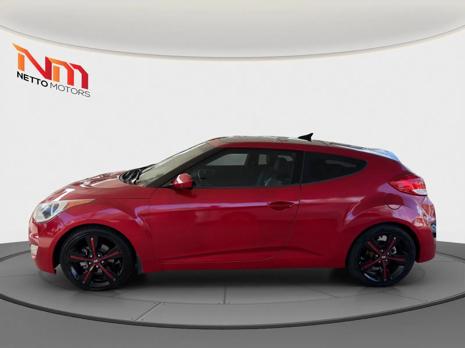 Used 2016 Hyundai Veloster w/ Option Group 02 FWD image 2
