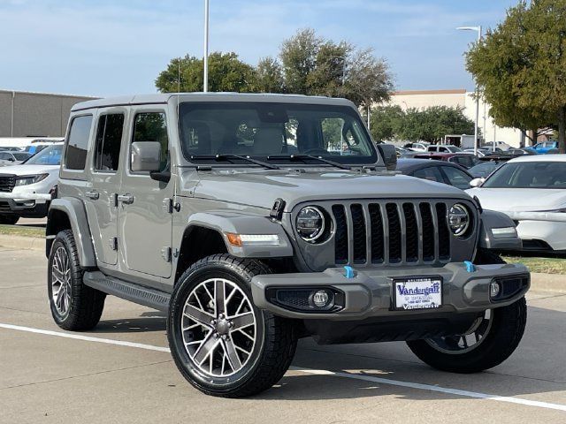 Used 2022 Jeep Wrangler Unlimited Sahara AWD/4WD image 2