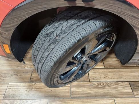 Certified 2025 Buick Envision Sport Touring image 22