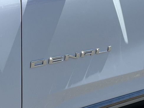 Used 2026 GMC Yukon XL Denali Ultimate AWD/4WD image 33