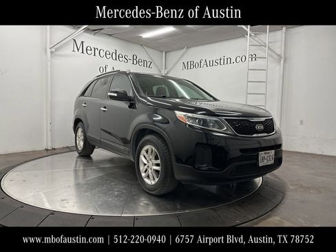 Used 2015 Kia Sorento LX image 1