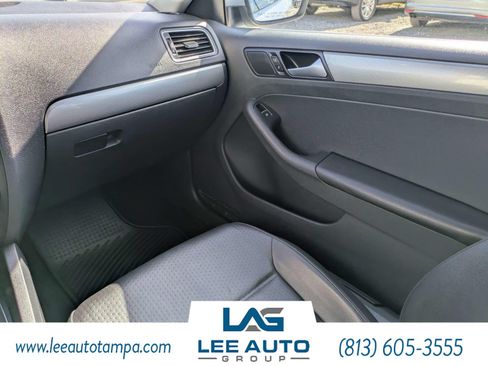 Used 2016 Volkswagen Jetta SE FWD image 7