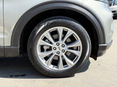 Used 2020 Ford Explorer XLT w/ Equipment Group 202A RWD image 8