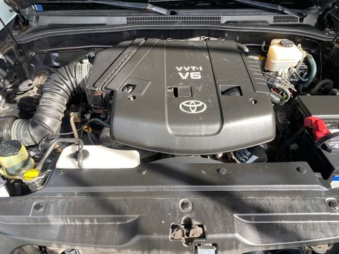 Used 2005 Toyota 4Runner SR5 RWD image 29