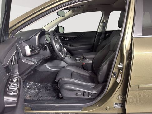 Certified 2025 Subaru Outback Limited AWD/4WD image 5