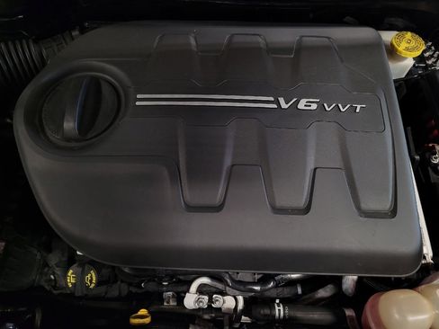 Used 2021 Jeep Cherokee Latitude Lux 80th Anniv w/ Quick Order Package 26U 80TH FWD image 30