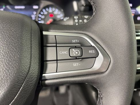 New 2026 Jeep Compass Latitude image 16