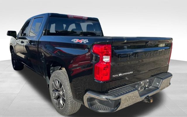 Used 2024 Chevrolet Silverado 1500 LT AWD/4WD image 4