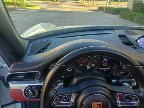 Used 2018 Porsche 911 Targa 4S image 19