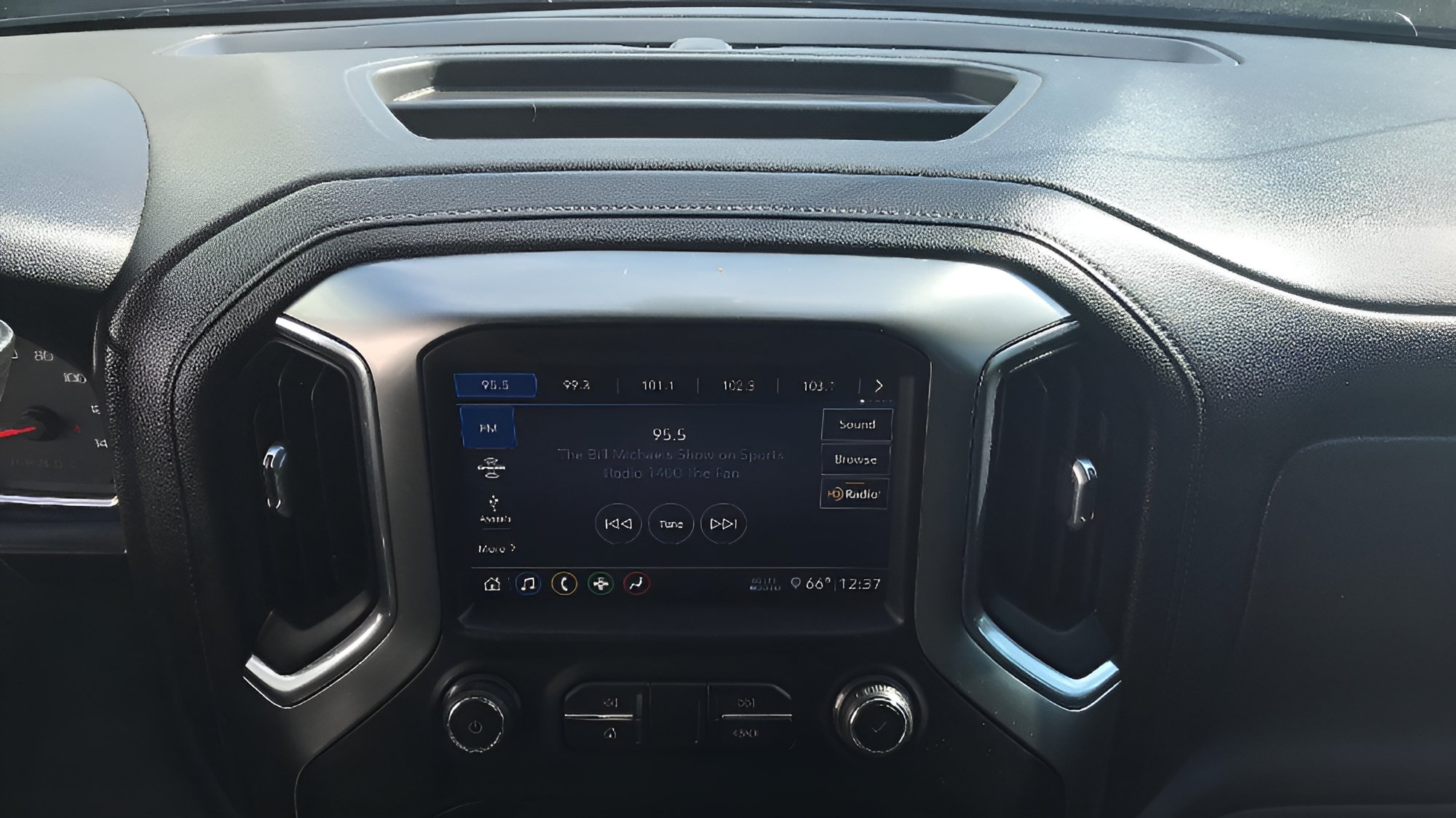 Used 2020 Chevrolet Silverado 1500 RST AWD/4WD image 7