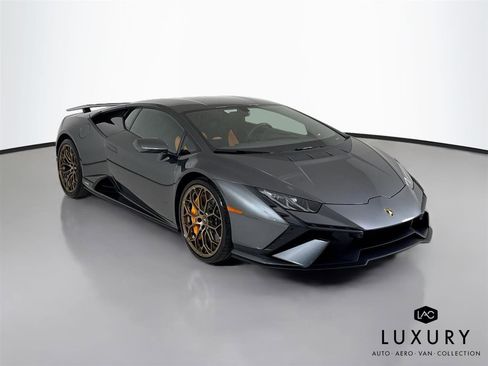 Used 2023 Lamborghini Huracan Tecnica RWD image 3