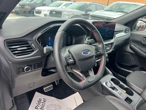 Certified 2024 Ford Escape ST-Line w/ Tech Pack #1 AWD/4WD image 7
