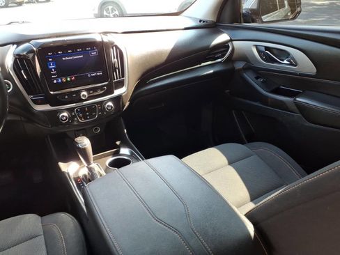 Used 2020 Chevrolet Traverse LT FWD image 15