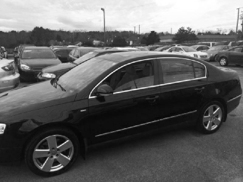 Used 2007 Volkswagen Passat 2.0T FWD image 2
