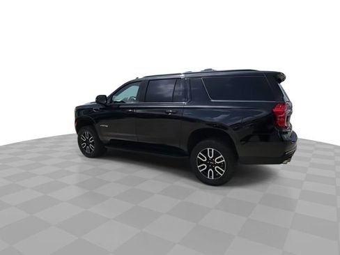 Used 2024 GMC Yukon XL AT4 w/ Technology Package AWD/4WD image 6