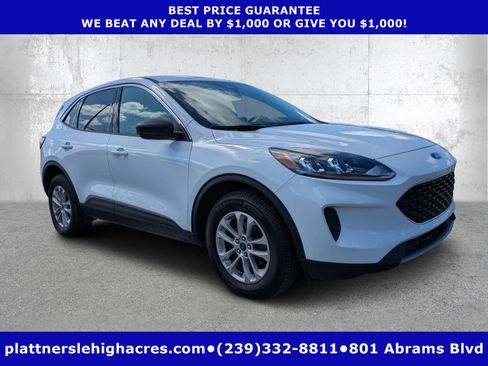 Used 2022 Ford Escape SE image 1