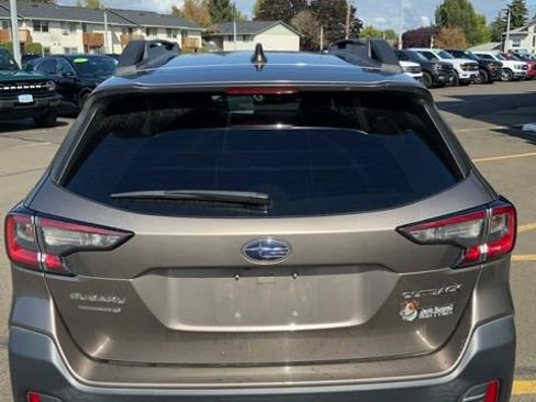 Used 2022 Subaru Outback Limited AWD/4WD image 6