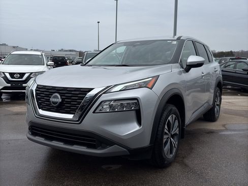 Certified 2023 Nissan Rogue SV image 2
