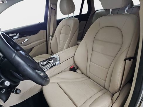 Used 2018 Mercedes-Benz GLC 300 4MATIC image 18