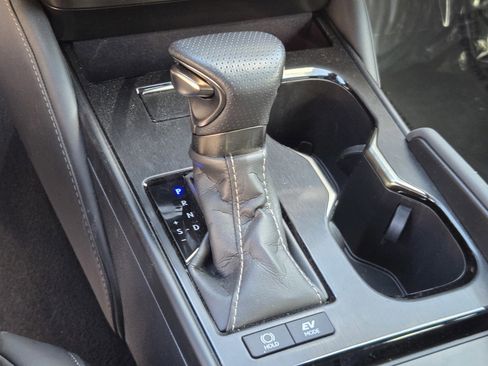 Used 2024 Lexus ES 300h F Sport FWD image 21