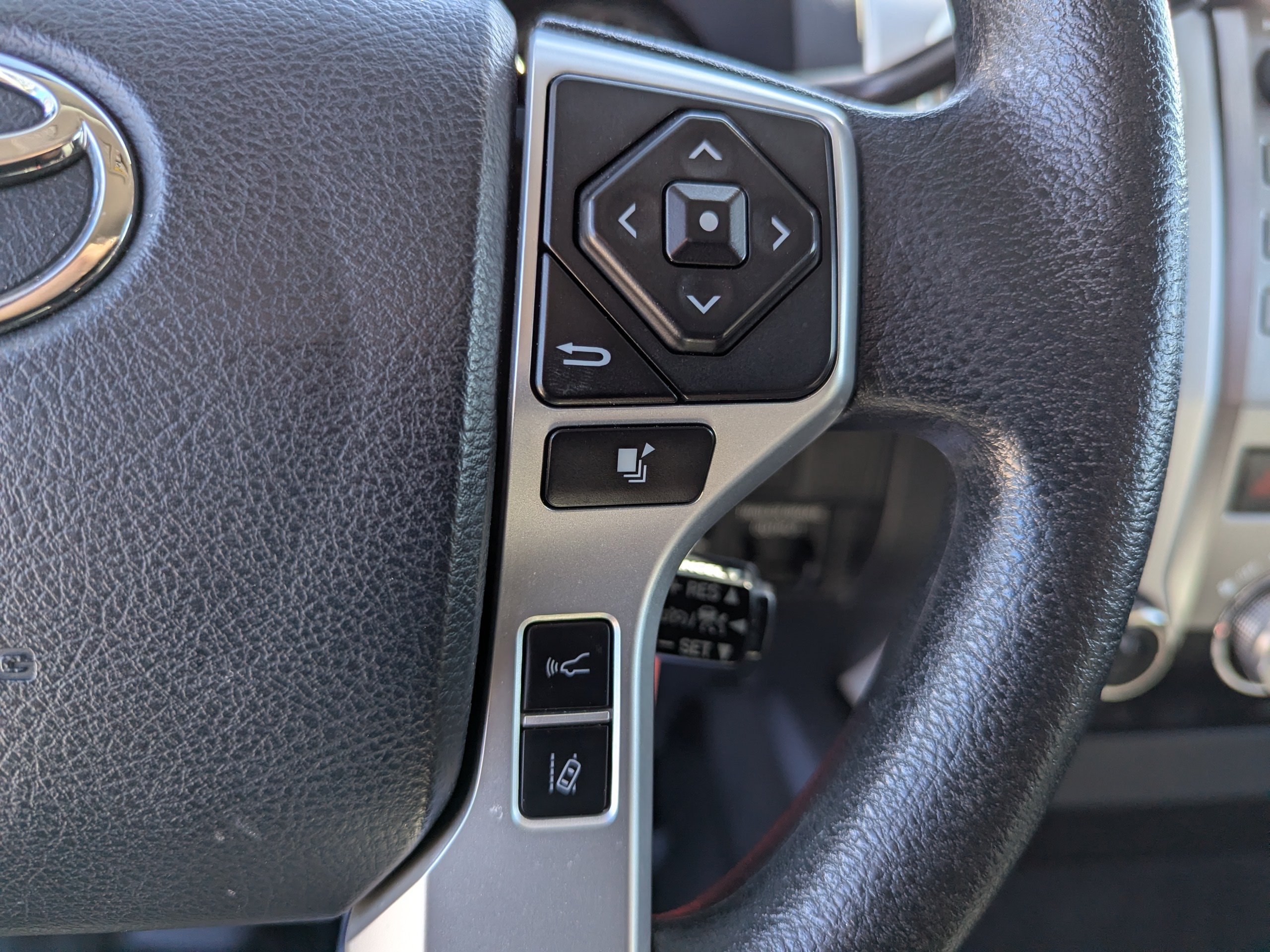 Used 2018 Toyota Tundra SR5 w/ TRD Off Road Package AWD/4WD image 17