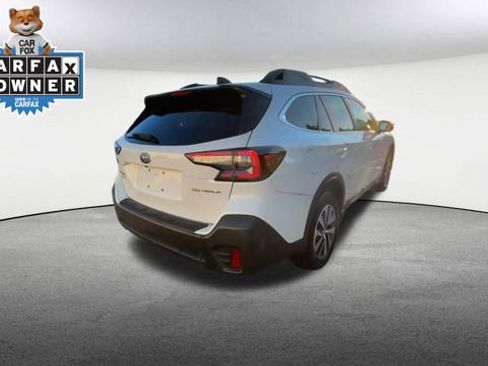 Used 2022 Subaru Outback Premium image 9