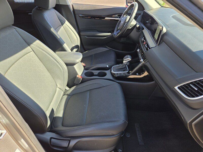 Certified 2025 Kia Seltos EX w/ EX Sunroof Package FWD image 16