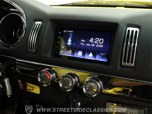 Used 2005 Chevrolet SSR w/ Preferred Equipment Group image 38