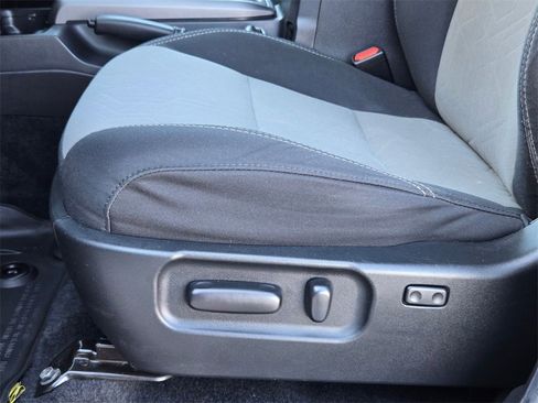 Used 2021 Toyota Tacoma TRD Off-Road image 13