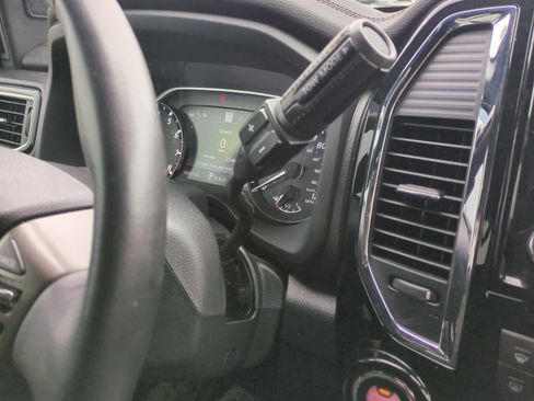 Used 2022 Nissan Titan Platinum Reserve w/ Moonroof Package image 16